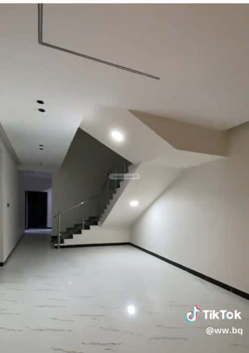 فيلا 363.74 متر مربع شمالية على شارع 20م الجامعة، نجران