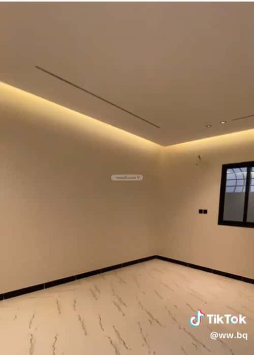 Villa 363 SQM facing North on 20m width street الجامعة، نجران