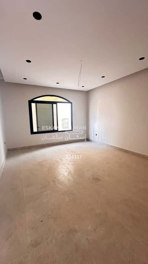 فيلا 300 متر مربع جنوبية على شارع 18م الأمانة، الدمام