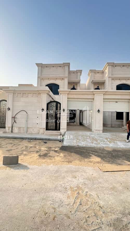 فيلا 300 متر مربع جنوبية على شارع 18م الأمانة، الدمام