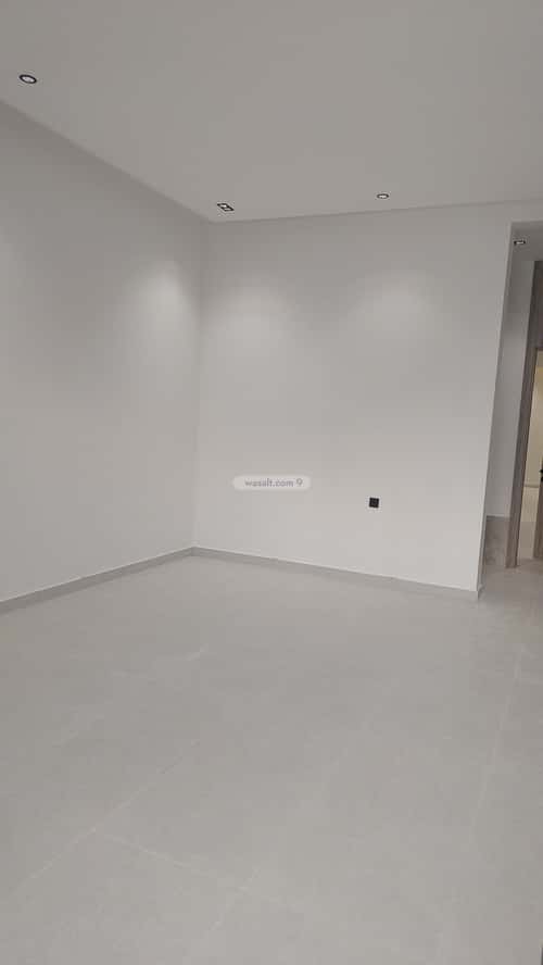 Floor 231.23 SQM with 5 Bedrooms Okaz, South Riyadh, Riyadh
