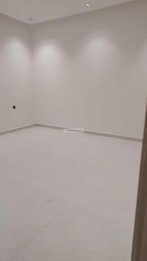 دور 5 غرف في عكاظ