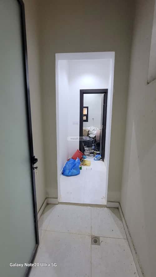 5 bedroom floor in Al Janadriyah