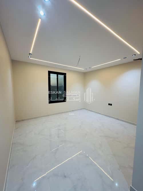 فيلا 366.18 متر مربع غربية على شارع 15م السناح، الطائف