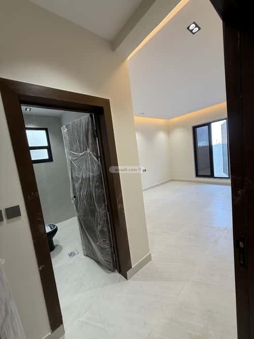Floor with 5 Bedrooms Al- Nadwah, East Riyadh, Riyadh