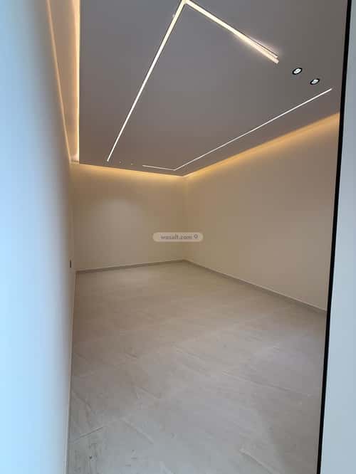 Floor with 5 Bedrooms Al- Nadwah, East Riyadh, Riyadh