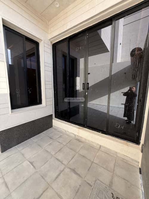 Floor with 5 Bedrooms Al- Nadwah, East Riyadh, Riyadh