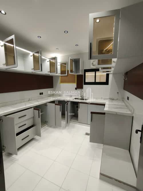 Apartment with 6 bedrooms الورود، صامطة