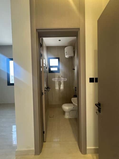 5 bedroom villa in Al Janadriyah