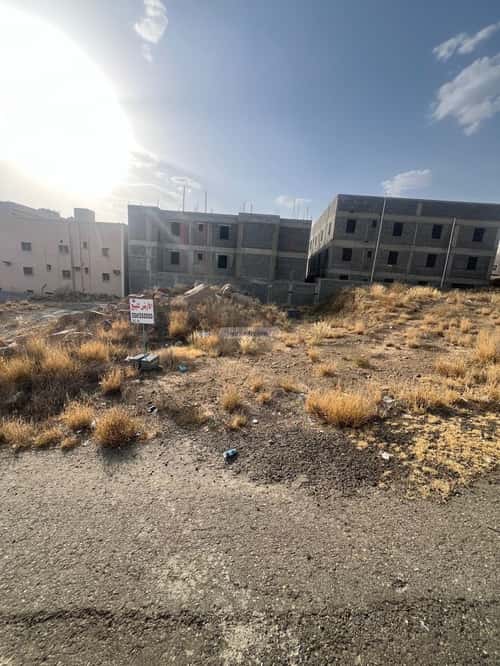 أرض 750 متر مربع جنوبية على شارع 25م العقيق، أبها