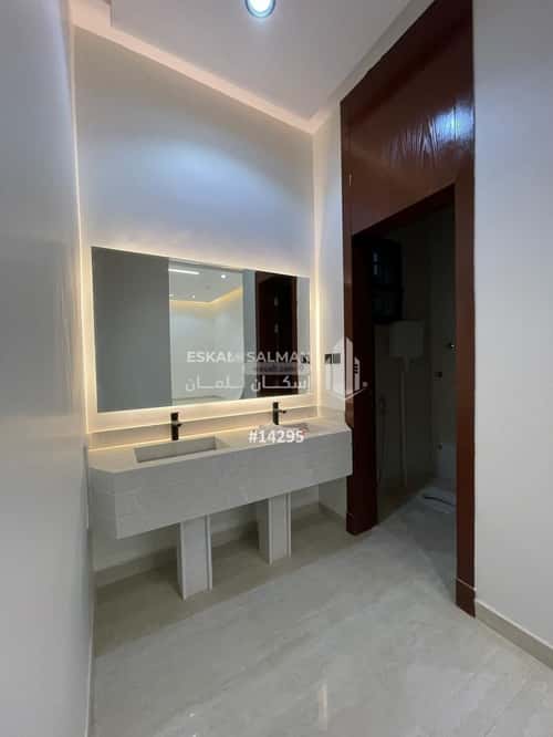 5 bedroom floor in Al Janadriyah