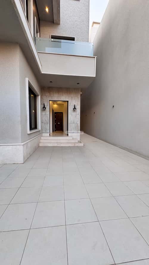 Villa 250 SQM Facing South on 25m Width Street The Honor, Khamis Mushait