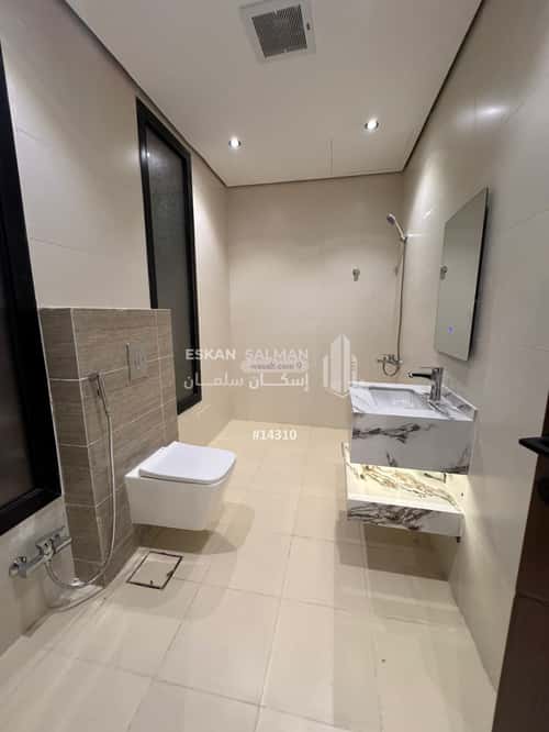 11 bedroom villa in Al Rimal