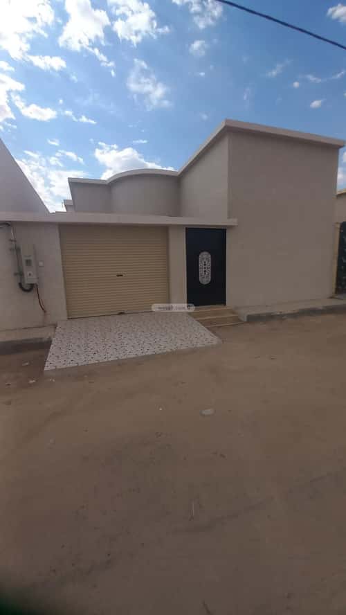 فيلا 330 متر مربع شرقية على شارع 28م غرناطة، عفيف