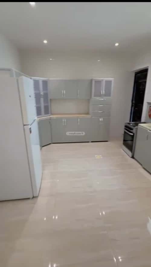 Apartment with 3 Bedrooms Hajer, Aldammam