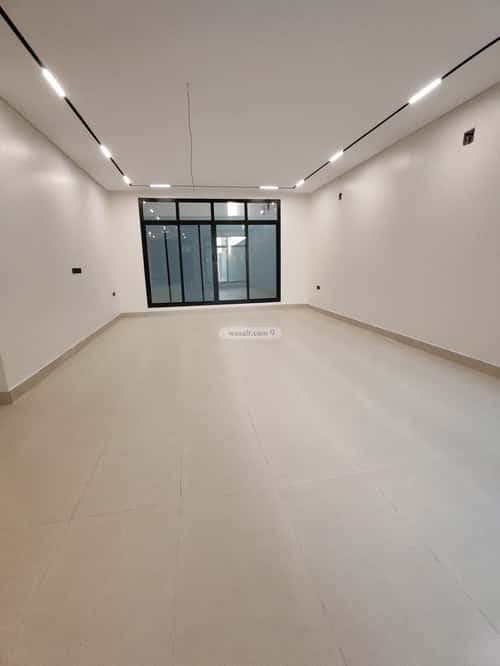 5 bedroom villa in Al Yarmouk