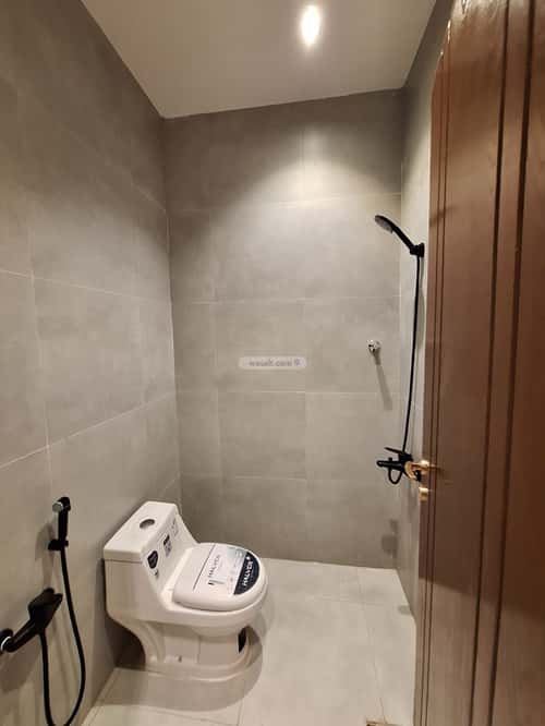 فيلا 275 متر مربع غربية على شارع 15م القادسية، شرق الرياض، الرياض