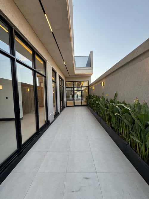 Villa 350 SQM with 1 Apartment Facing West Al-Muanisiyah, East Riyadh, Riyadh