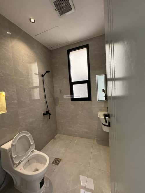 Villa 275 SQM with 1 Apartment Facing South Al-Maizaliyah, East Riyadh, Riyadh
