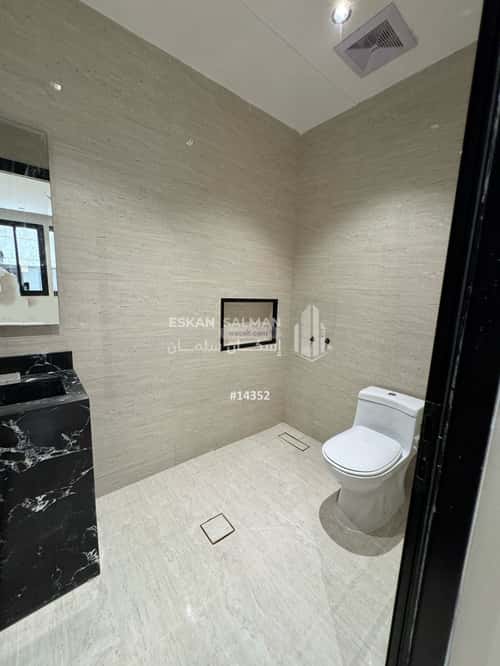 Apartment with 5 Bedrooms Al Mohammadiyah 3, Jazan
