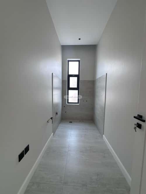 Floor 177.6 SQM with 5 Bedrooms Mugharazat, North Riyadh, Riyadh