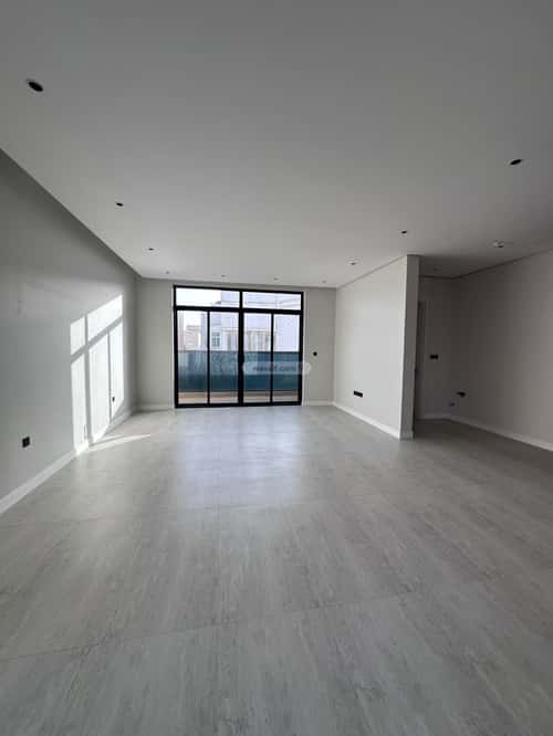 Floor 177.6 SQM with 5 Bedrooms Mugharazat, North Riyadh, Riyadh