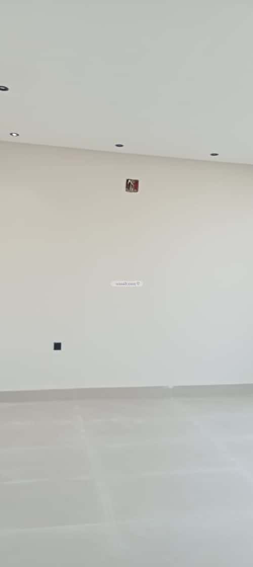 فيلا 5 غرف في عكاظ