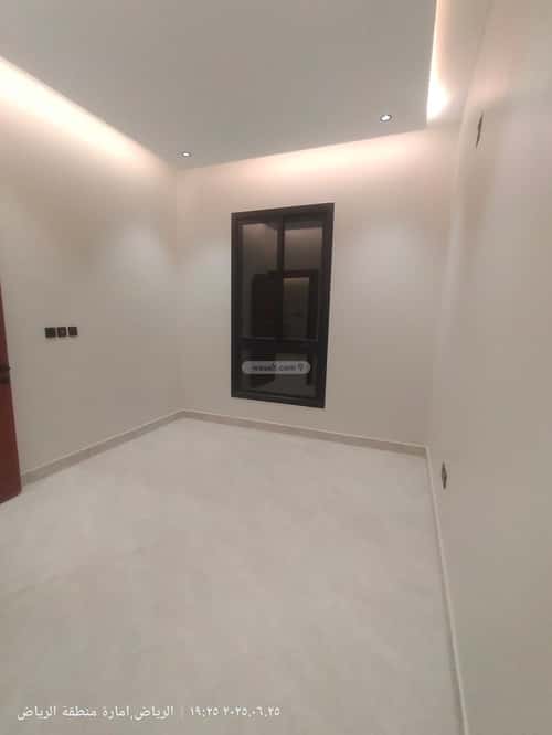 فيلا 250 متر مربع شرقية على شارع 20م الملك فيصل، شرق الرياض، الرياض