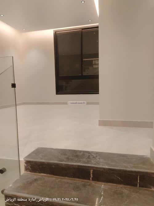 فيلا 250 متر مربع شرقية على شارع 20م الملك فيصل، شرق الرياض، الرياض