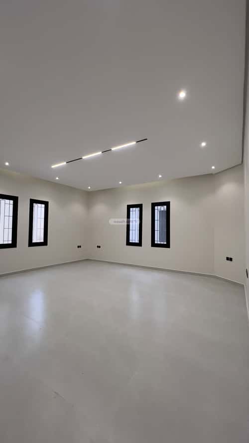 فيلا 500 متر مربع شمالية على شارع 20م عقرباء، الجبيلة