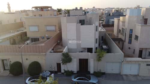 فيلا 464 متر مربع جنوبية على شارع 12م المرسلات، شمال الرياض، الرياض