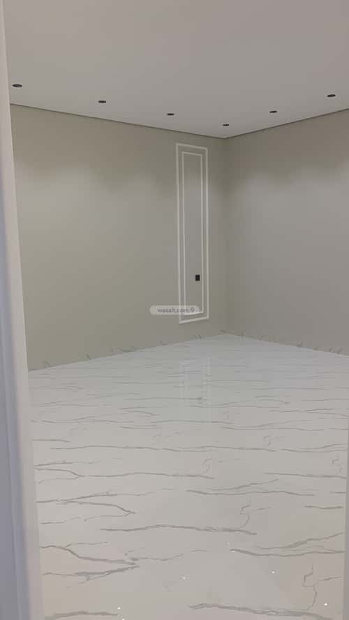 فيلا 390 متر مربع شمالية على شارع 15م الوادي، حائل