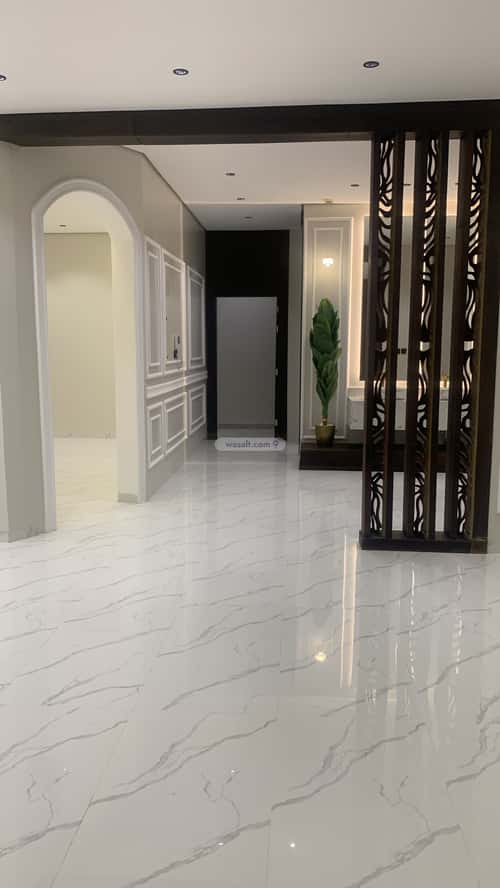 فيلا 390 متر مربع شمالية على شارع 15م الوادي، حائل