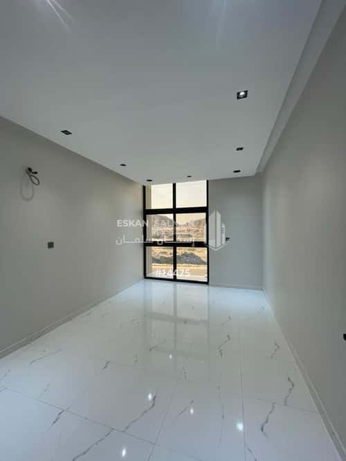 فيلا 300 متر مربع شمالية على شارع 20م الهجلة الجديد، مكة المكرمة