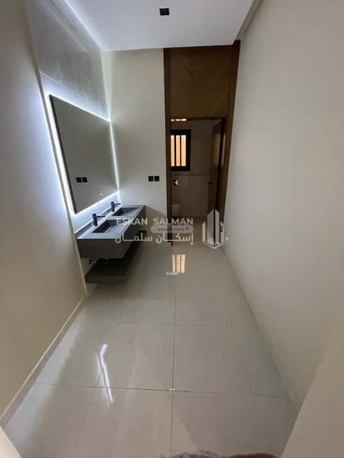 8 bedroom villa in Al Shamiyah Al Jadid