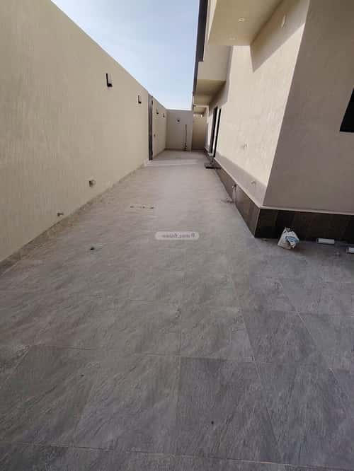 5 bedroom villa in Al Rimal