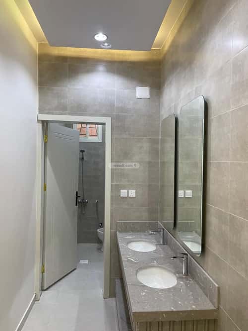 Floor 600 SQM with 4 Bedrooms Prince Sultan, Bisha