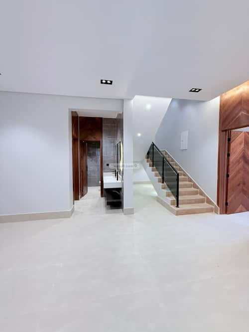 فيلا 6 غرف في عكاظ