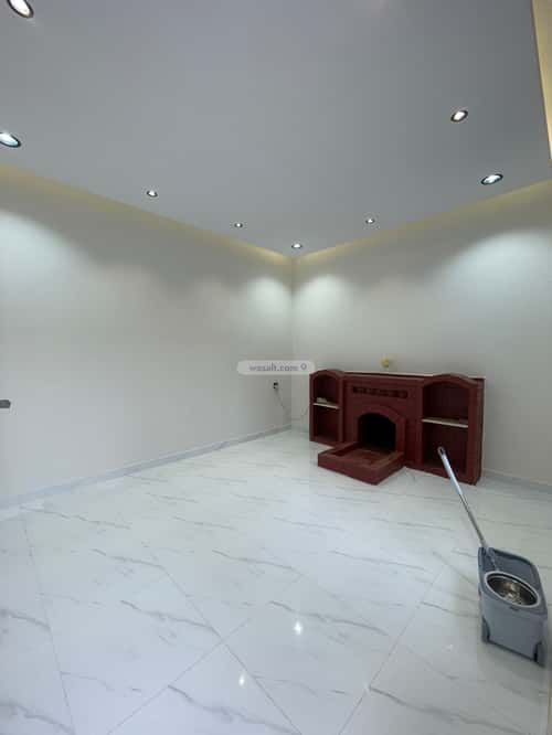 فيلا 300 متر مربع شرقية على شارع 20م التضامن، خميس مشيط