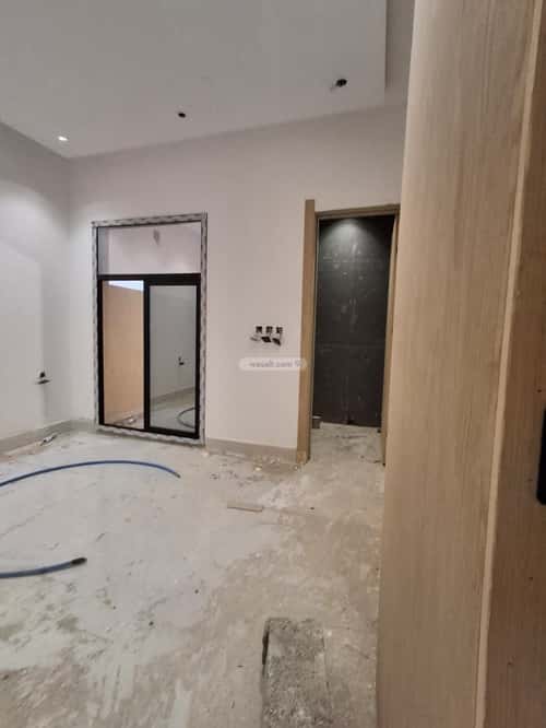 Floor 251.61 SQM with 5 Bedrooms Twaeeq, West Riyadh, Riyadh