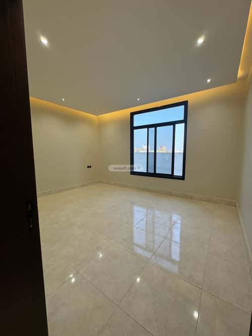 فيلا 500 متر مربع جنوبية على شارع 20م عقرباء، الجبيلة