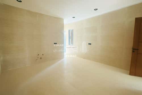 فيلا 250 متر مربع شرقية على شارع 20م المصيف، القطيف