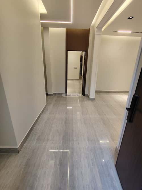 4 bedroom floor in Al Rimal