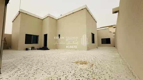Floor 600 SQM with 7 Bedrooms Al Naseef, Qatif