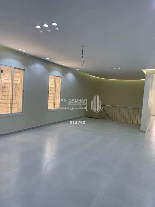 فيلا 900 متر مربع غربية على شارع 15م الأمير عبدالله، بيشة