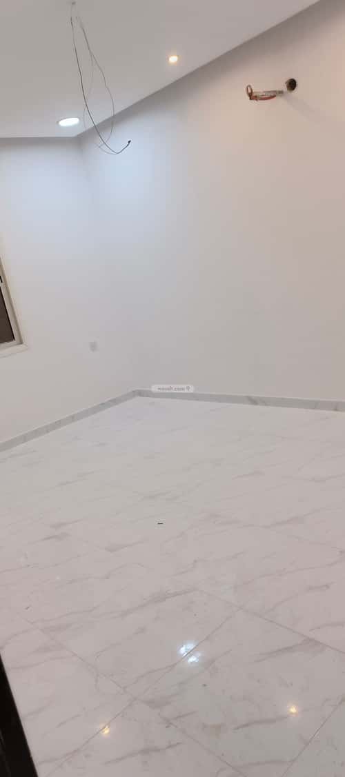 شقة 5 غرف في ضاحية الملك فهد