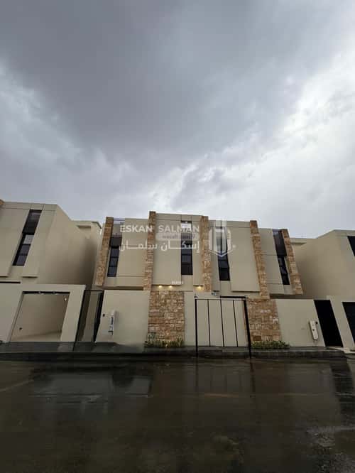 فيلا 300 متر مربع شمالية على شارع 13م الزهور، أبها