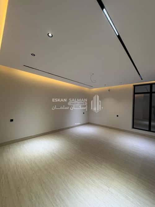 فيلا 300 متر مربع شمالية على شارع 13م الزهور، أبها