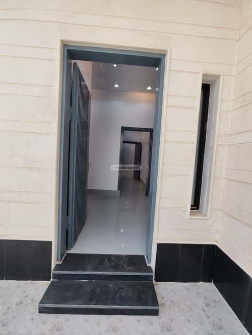 Floor 218.95 SQM with 5 Bedrooms Al-Qadisiyah, East Riyadh, Riyadh