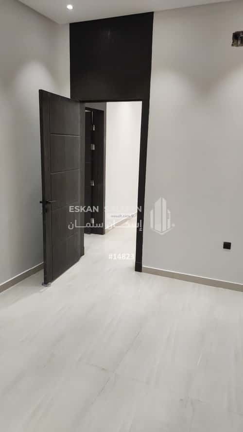 4 bedroom floor in Al Janadriyah